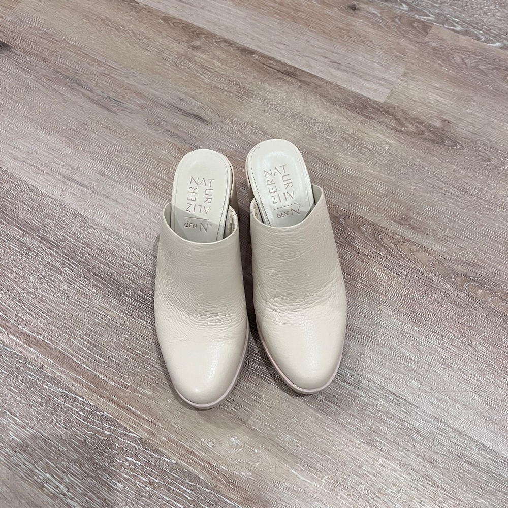 Naturalizer cream mule